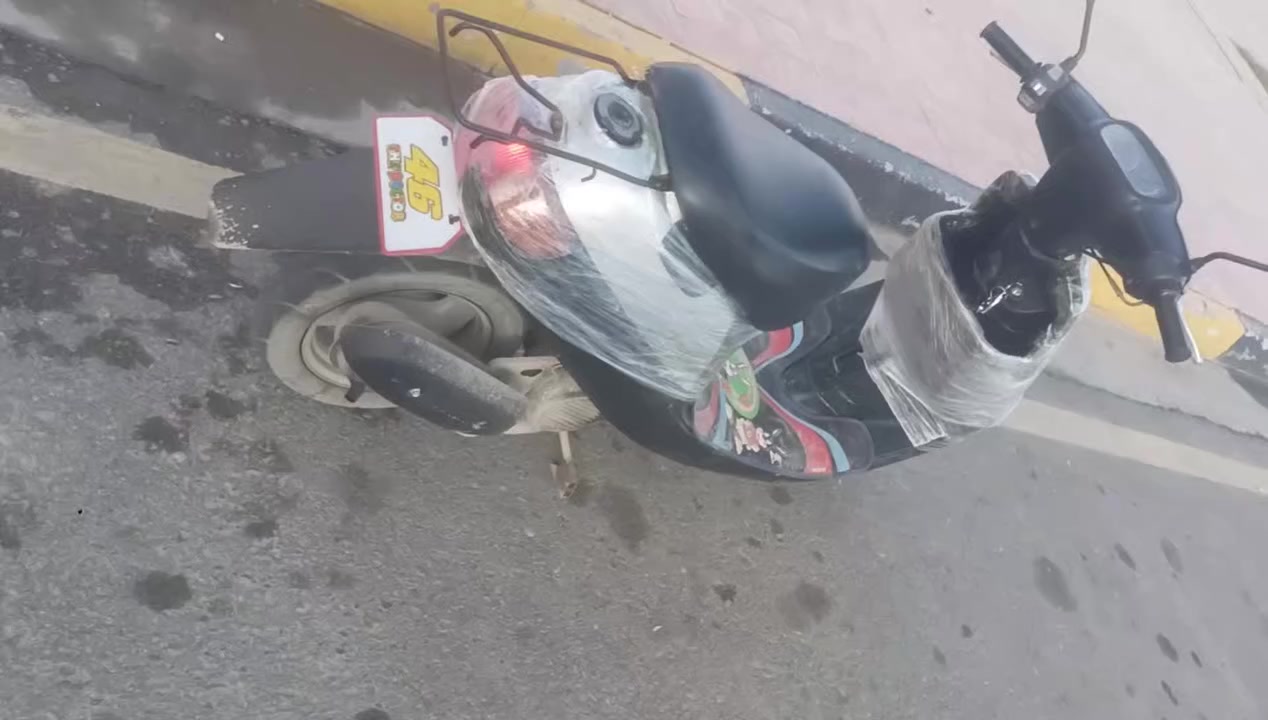 دراجة بوتين للمراوس شعندك نزل
مكينه فول برغي ما مفتوح 
تك سكريتر
سلف شغال بس مكسورة الدكمة
زينون واشاير فول
قطاره بل بانزين
فول فول ما ناقصو ربع دينار 
وجيب اي فيتر وياك وچيك
مكان موصل قرب كورنيش الجوسق


**إذا كنت صاحب هذا الإعلان وتريد حذفه لأي سبب، رجاءا أرسل رسالة إلى الدعم الفني**