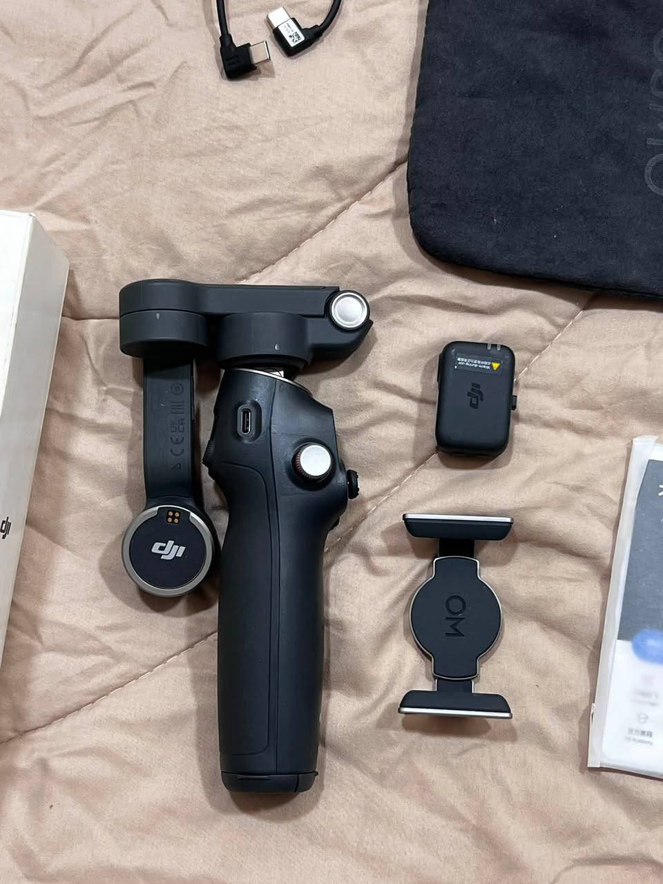 🎥 للبيع DJI Osmo Mobile 7P الجديد
مثبت احترافي للموبايل من DJI، مناسب لصناع المحتوى، التصوير اليومي، الريلز والفلوكات.
✅ تثبيت احترافي 3-Axis�✅ تتبع ذكي للأشخاص�✅ عصا سيلفي مدمجة�✅ تصميم خفيف وسهل الحمل�✅ جديد ومختوم


**إذا كنت صاحب هذا الإعلان وتريد حذفه لأي سبب، رجاءا أرسل رسالة إلى الدعم الفني**