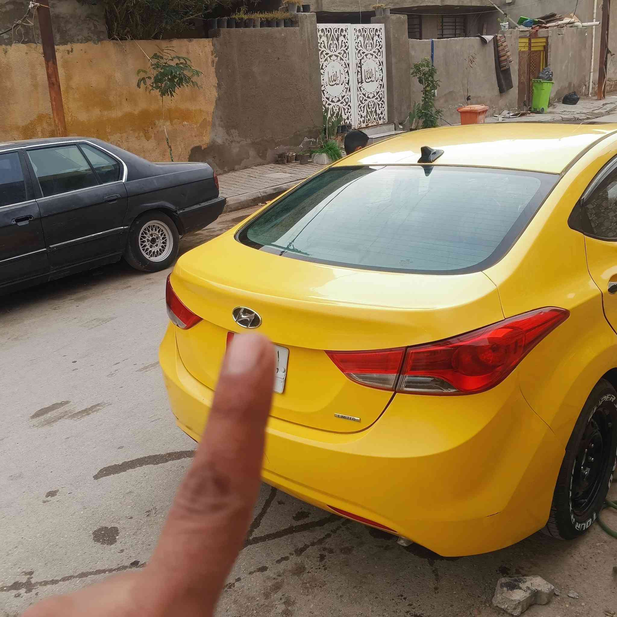 السلام عليكم 
النترا 2011امريكي 1800 تبديل بابين الباقي ليبر واحد  كير مكينه جديده مكفولات 
فول تحكم ستيرن جهتين  فتحه تخم تاير صدر جديد جاهزه من كلشي 
منظومه غاز 
تدفئه كشنات 
***********
مكاني كوت 
السعر 92 بيه مجال
