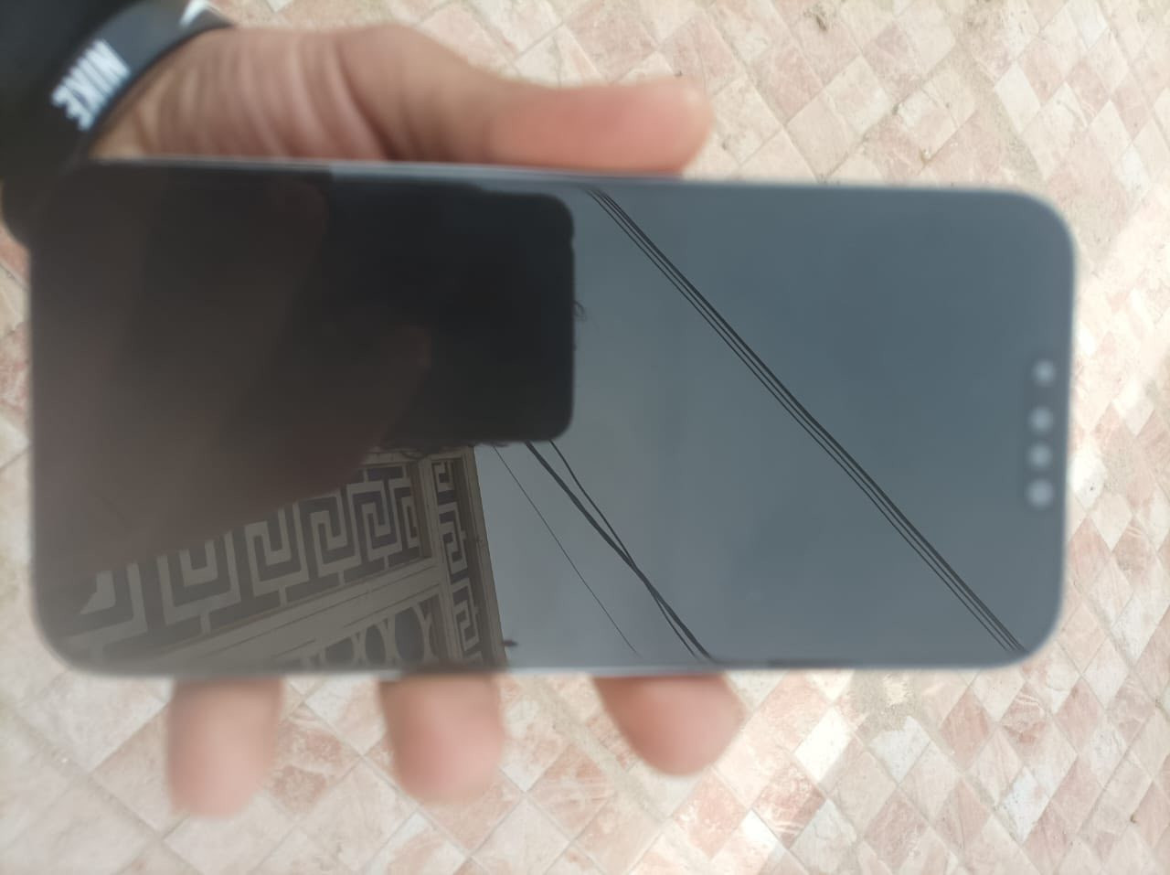 سلامم عليكم ايفون 13برو ماكس ايفونن فول نضافه‎%‎95 جهاز يخبل بطارية 85 نضيف مامفتوح السعر 750 وبي مجال المكان ناصرية مركز الرقم ***********
