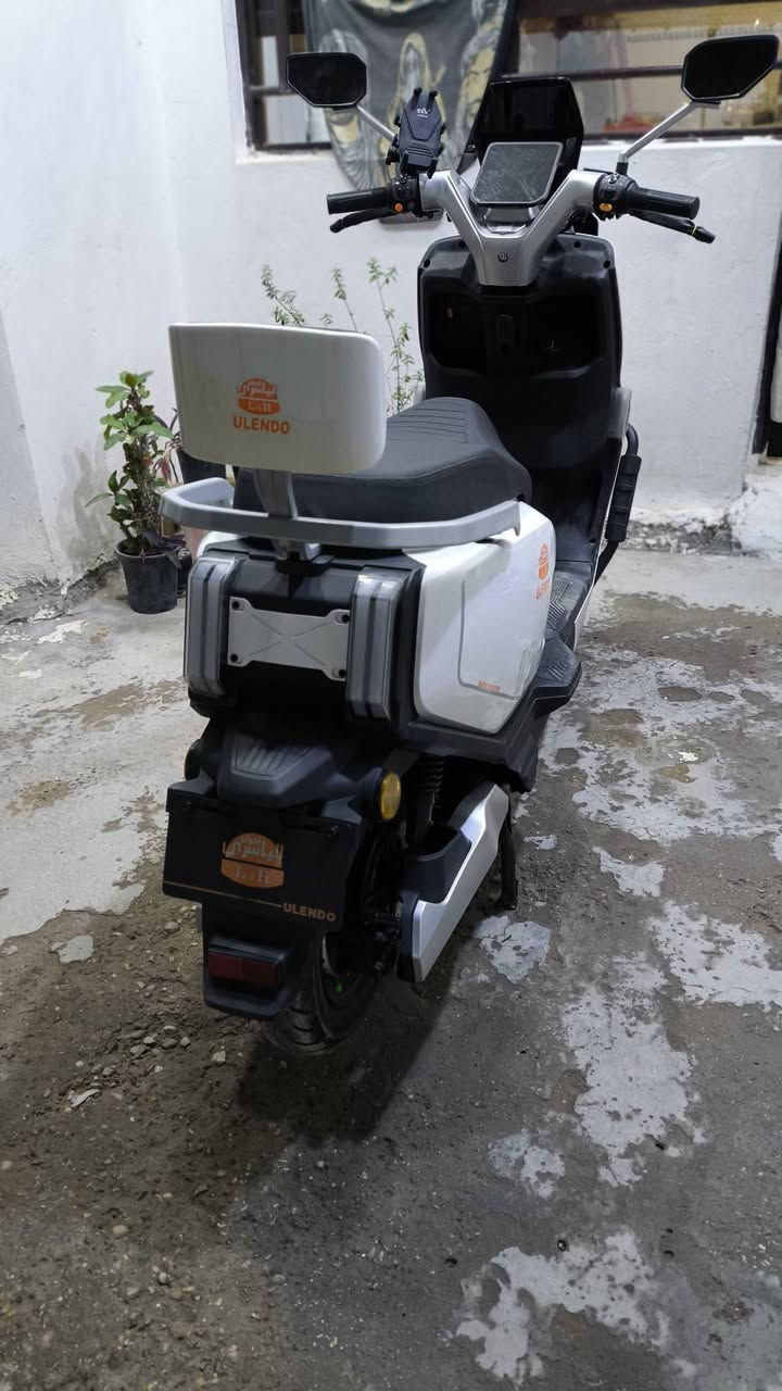 سلام عليكم......  للبيع
صاعقة 2026بصمه الدراجه بحالة الوكاله بعدها جديد 
بطاريات 6مصطره كرافين38امبير72فولت ملف 3000 سرعه 75حقيقي مية بلمية مكان الدراجه بغداد
للتواصل ه‍***********
