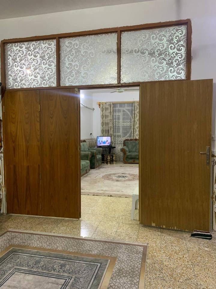 بيت 200م طابو زراعي سند 25 مشمول بلتطويب مسوين معامله 
بناء درجه أولى صب كونكريت فوك وجوه 4 غرف نوم اثنين سويت مع مطبخهن أربع صحيات بي كاشي سراميك بورسلين 
العنوان شارع المطحنة مقابل قرية الغدير 
السعر 125 مليون استفسار ***********
