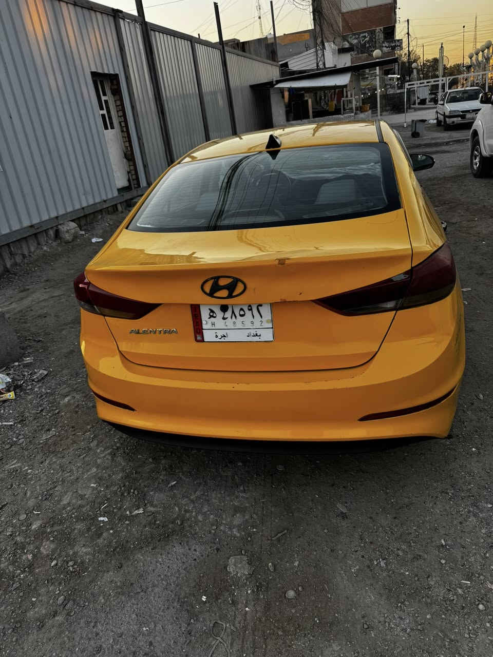 السلام عليكم النترا ٢٠١٧ للبيع وارد أمريكي حادثها جاملا وبنيد وباب السعر ٩٥ وبيها مجال عنوانها بغداد حي أور نادي النفط للاستفسار ***********
