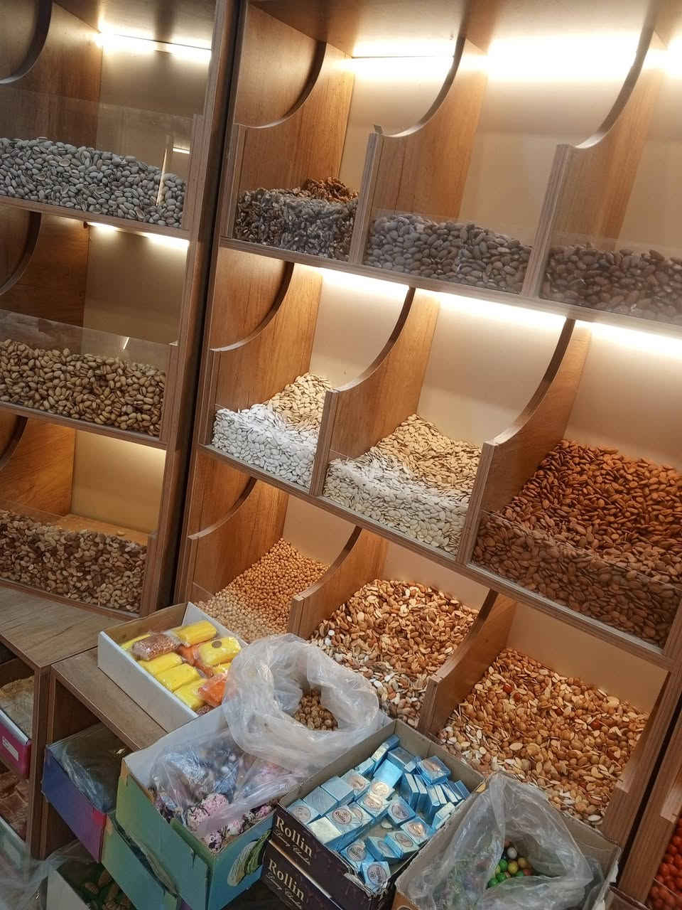 سلام عليكم 
محل للبيع مال كرزات 
محل جاهز الأخير وشغال تجي بعينك وشوف
سبب لبيع ما متفرغلة 
الاستفسار ***********
