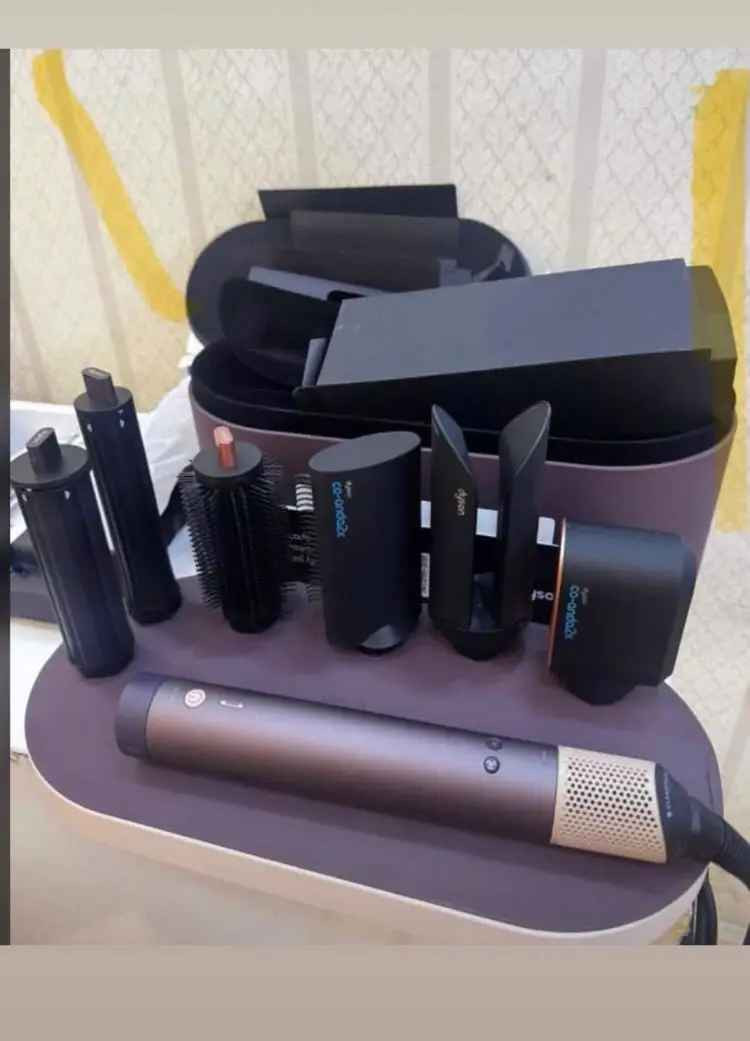 دايسون Airwrap كواندا 2X مستقيم + متموج
الجيل القادم كواندا 2X التكنولوجيا
2 مرات أقوى تأثير كواندا من Airwrap القياسية.
تصفيف الشعر دون حرارة زائدة.
أسرع التجفيف وأقوى لف / تشكيل الأداء.
التحكم الذكي في درجة الحرارة
أكثر من 40 قياس للحرارة كل ثانية تمنع تلف الشعر.
درجة الحرارة القصوى حوالي 150 درجة مئوية.
دايسون هايبرديميوم ™️™️ موتور
محرك رقمي قوي يدور بسرعة 110.000 دورة في الدقيقة.
يعطي نتائج سريعة مع تدفق الهواء عالية.
تشكيل دون أضرار الحرارة
يجفف الشعر ويشكله بالهواء دون حرقه.
يقلل من الكهرباء، ويوفر نتيجة مشرقة وسلسة. #dyson أربيل, العراق


**إذا كنت صاحب هذا الإعلان وتريد حذفه لأي سبب، رجاءا أرسل رسالة إلى الدعم الفني**