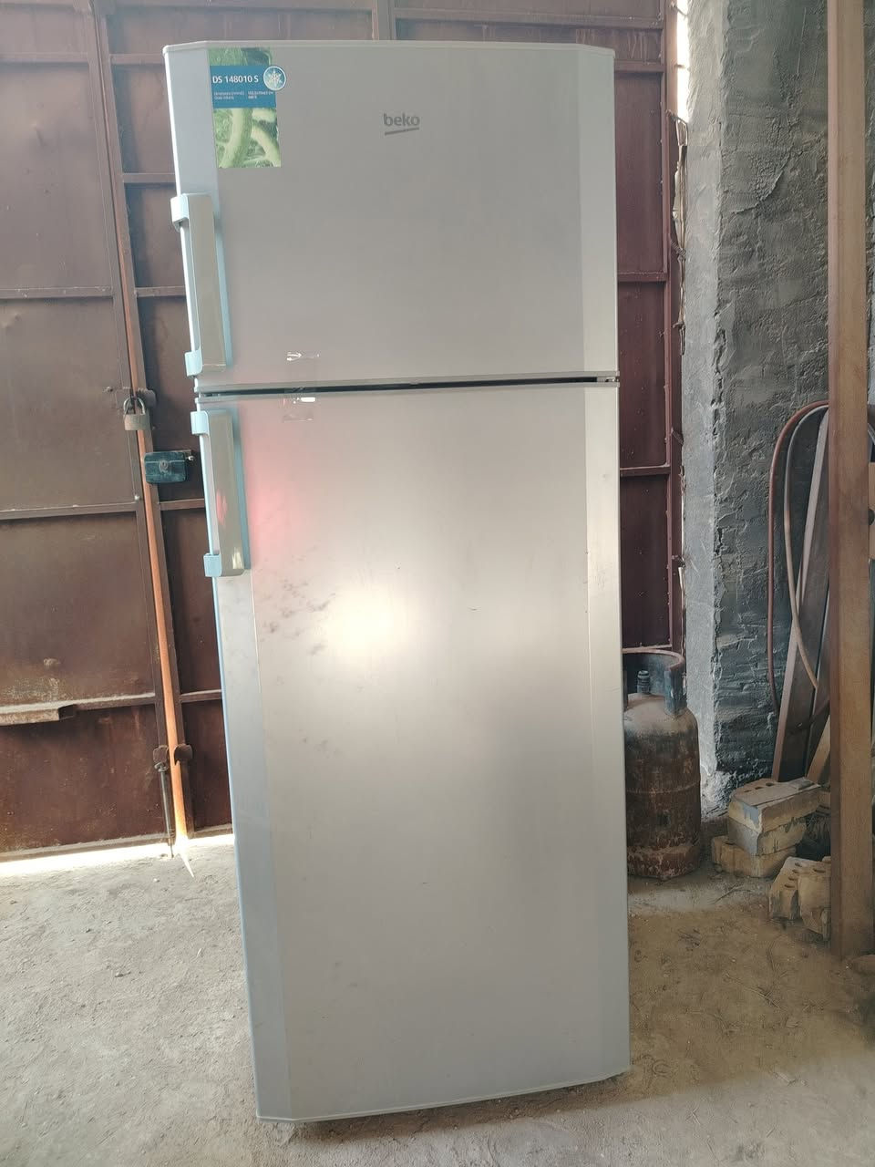 غراض منزلية للبيع في بغداد قرب علوة الرشيد ، كويريش ، ثلاث دقائق عن القوس الحديد ، أبو ليث ، وتساب ***********
