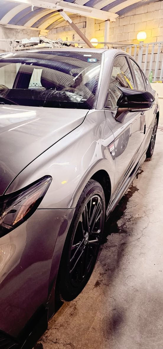 للبيع
🚘 Toyota Camry  

• فول مواصفات عدا فتحة سقف  
• رادارات أمامية وجوانب  
• مثبت سرعة ذكي  
• كشنات جلد  
• شاشة وكامرة  
• ماشية 31 ألف ميل  
• الأرضية مدموشة  

السيارة استعمال مرتب ومواصفاتها حلوة 🔥  
السعر مناسب والبيع جاد  

📞 اتصال / واتساب: ***********
