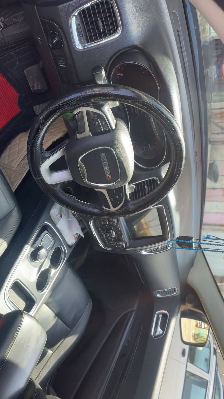 السلام عليكم
دورنكو 2015
لمتد
سياره فول مواصفات فتحه سقف حساس خلفي كامره دواره كشن جلد حادثها صفحه صبغ و رقم الشاصي موجود طلعو حادثها 
سياره جديده اصل ع البلاد شرط كير مكينه ما مفتوحات السعر 193$ بها مجال قليل سياره ماشيه تقريبا 185
الاتصال بالرقم 
***********
واتساب او رصيد
