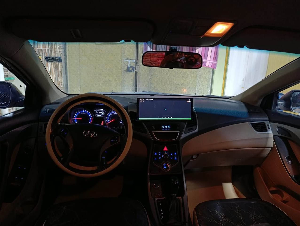 السلام عليكم 
الانترا خليجي بغداد 16محرك 1600دگشن عالي گير محرك كفالة تخم تاير حدادية100‎%‎ تبريد قطعتين كاميرا اشاير بالمري شاشة  لايت زنون رقم انگليزي  السنوية لغاية 28 السيارة ماشية 90
السعر 110وبيها مجال قليل 
العنوان واسط مركز مدينة
للاتصال/*********** دهل اوران, واسط
