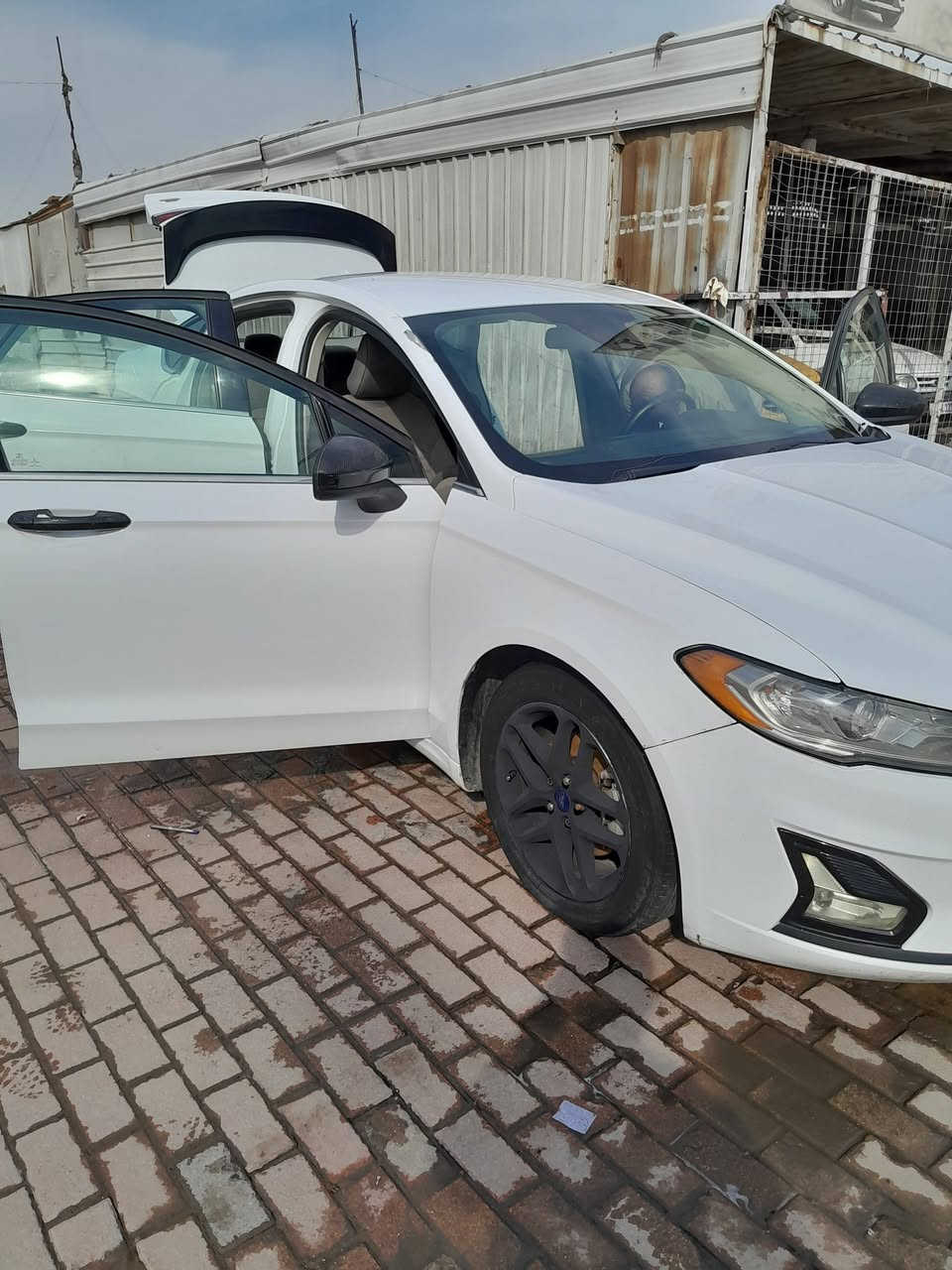 فورد فيوجن ٢٠١٩ مكينه ١٥٠٠ بدون ايرباك بجم كبس حادثها قبق جنطه وجاملغ خلفي بدون دواخا *********** السعر ١٣٠
