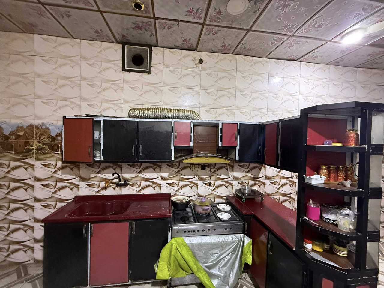 كاونتر مظيف مستخدم  سعره 650 وبي مجال عنوان البصره كرمة علي الرقم ***********
