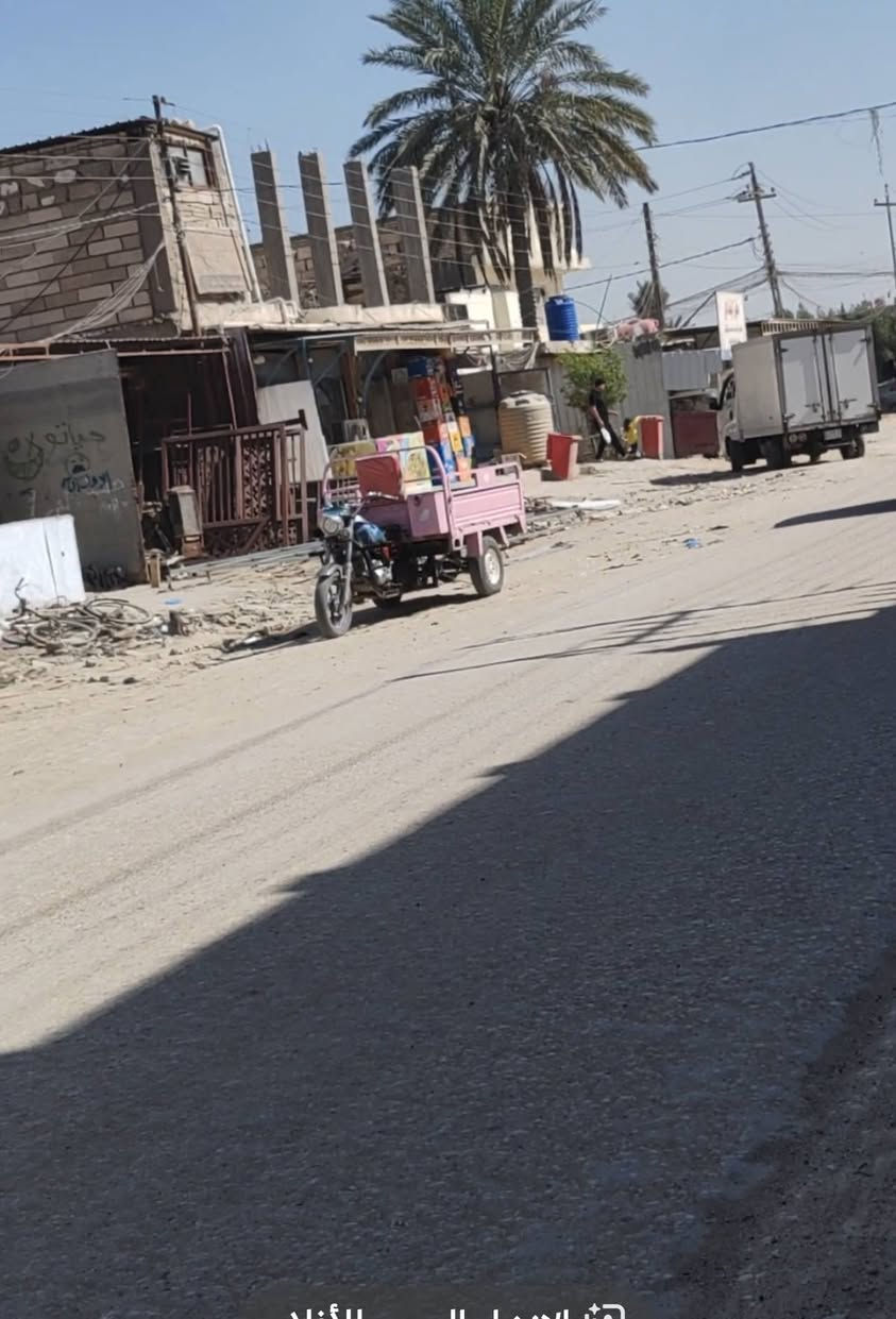 📢 عقار تجاري للبيع الحي العسكري – الشارع الرئيسي
📍 
📐 المساحة: 300 متر
ــــــــــــــــــــــــــــ
🏢 يحتوي العقار على:
• 3 محلات تجارية على الشارع الرئيسي
• دار سكني داخل العقار
ــــــــــــــــــــــــــــ
🏠 تفاصيل الدار السكني:
• غرفتين نوم 💤
• صالة
• غرفة استقبال
• مطبخ حار وبارد
• طارمة
ــــــــــــــــــــــــــــ
📜 نوع الملكية: طابو صرف
ــــــــــــــــــــــــــــ
⭐ المميزات:
• موقع مميز وحيوي
• قريب من محلات أم صاحب
• مناسب للسكن والاستثمار
ــــــــــــــــــــــــــــ
📞 للاستفسار: ***********
ــــــــــــــــــــــــــــ
💰 السعر: مراسلة فقط عبر واتساب أو ماسنجر
