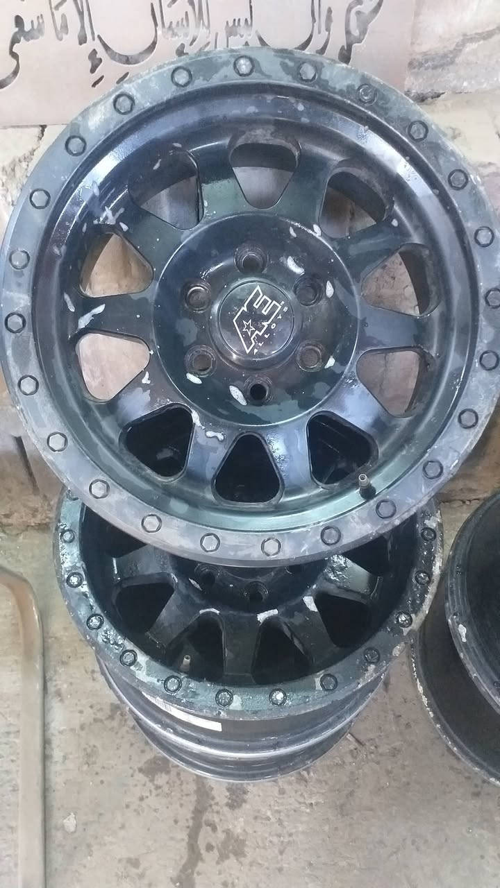 ويلات اوف رويد امريكي عدد٥ حجم١٧ للبيع ٦ستدات مال فورد ربتر***********
