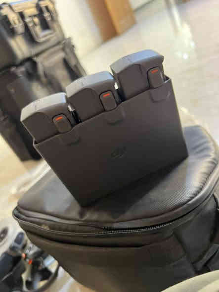 درون افاتا تو ستعمال جداً قليل 
سعره مليونين ونص 

ستعماله جداً قليل اخوان 
كارتونه موجود وجنطته 
تنويه⭕️
وياها ٦ بطاريات
 وشاحنات ثنين 
وجوستك 
وموشن 

وكل ملحقاته موجودات 

مكاني ذي قار مركز المحافظه 
***********
