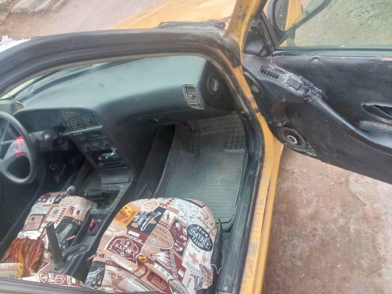 السلام عليكم بيجو روى للبيع بدون راعي مديل 10سنويه لل27
***********
