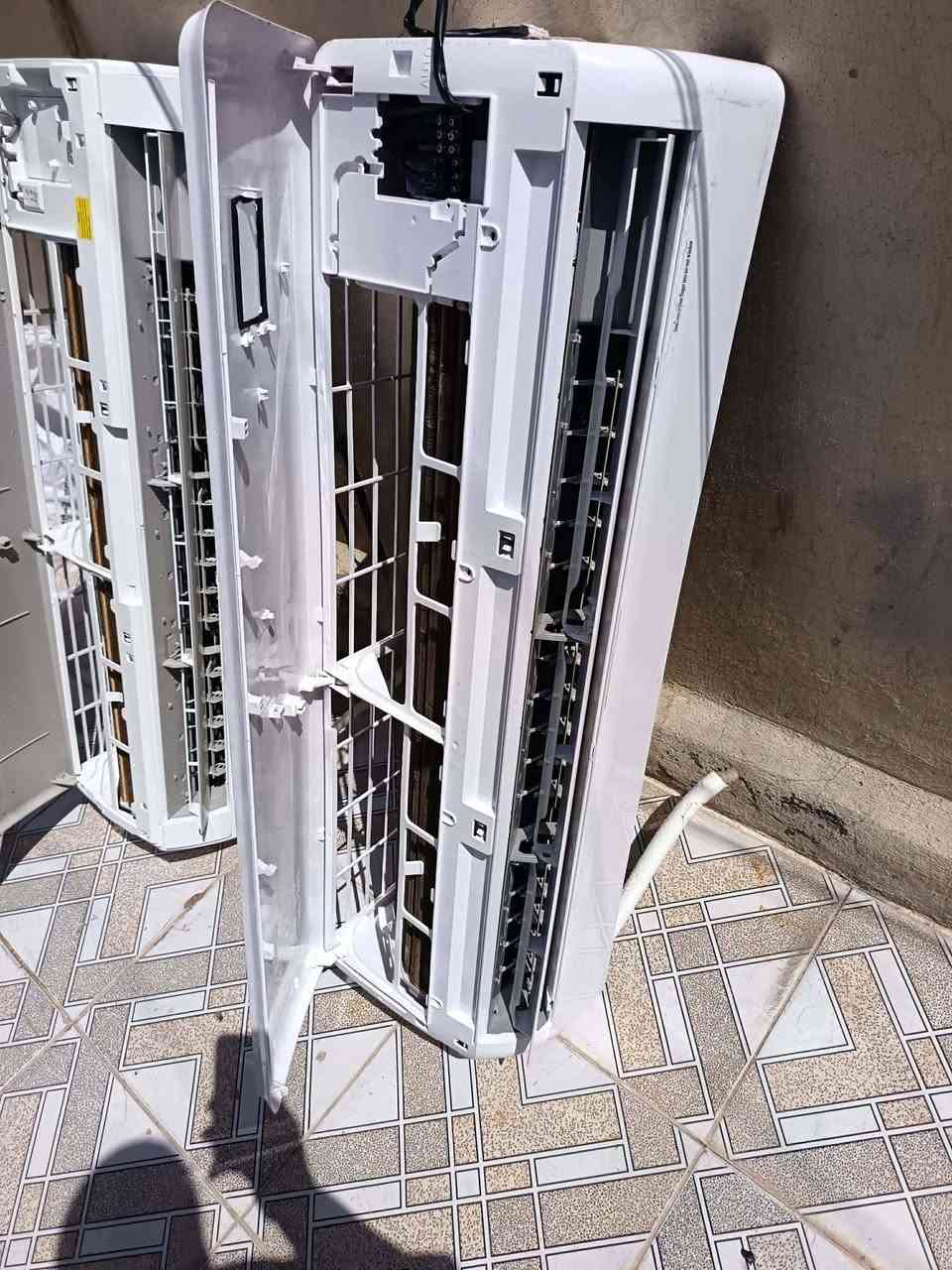 سبالت طنين كامل بوري غاز شرط الشغل اخو الجديد
غسالات اوتوماتيك احجام مختلفة
مبردات احجام ثنين ونص واربعه ونص
كونفيرات وسط وكبير
طباخ كريازي اخو الجديد 
طباخ فريش وتكنو
طبلات كاونترات 
تخومه غير مستخدمه واسعاهم مناسب جداً 
عنواني حصيبه ***********الشراي يتفضل خاص او واتساب وبعد اكو هواي اغراض مستخدمه
