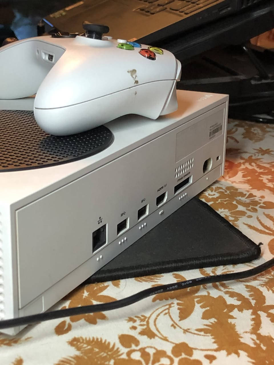 سلام عليكم.. XBOX سيريز( S) مع ملحقاته + شاشة GAMEON؛+ UBS للبيع
الجهاز والشاشة كلش نظيفات 

مثل مجاي تشوف بالصور

؛ 

ملحقات الاكسبوكس  :

1. يدة وحدة اصلية

2. كيبل الجهاز

3. كيبل HDMI

4. يو بي اس ( UBS) 

5. وبي لعبتين مشتريهن ( فيفا 25 و فيفا 26)

الشاشة من شركة GAMEON

مواصفاتها :

24 بوصة

1080×1920 

180 هيرتز

اي بي اس ( IPS)

الوانها حلوة

 وبيها بعد هواي مواصفات

كل الي ذكرته سعره : 510 الف وبي مجال يعجبك


**إذا كنت صاحب هذا الإعلان وتريد حذفه لأي سبب، رجاءا أرسل رسالة إلى الدعم الفني**