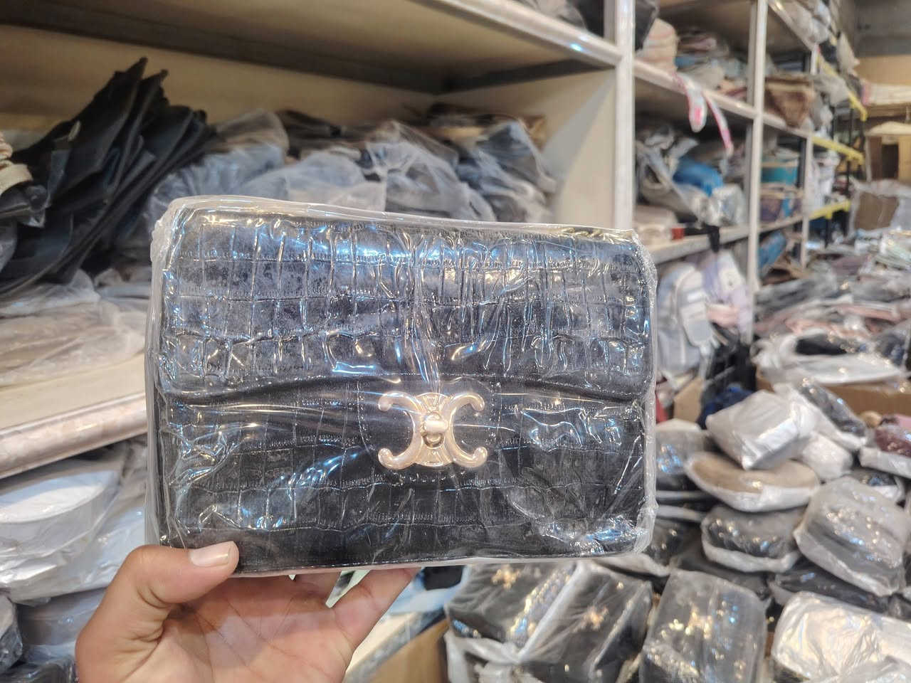 اللهم صلي علئ محمد وال محمد
علئ بركة الله
جنط نسائيه كله ماركات حلوه
السعر الكل بدون تحديد
القطعه ب 5 فقط
للاستفسار خاص
او واتساب /***********
