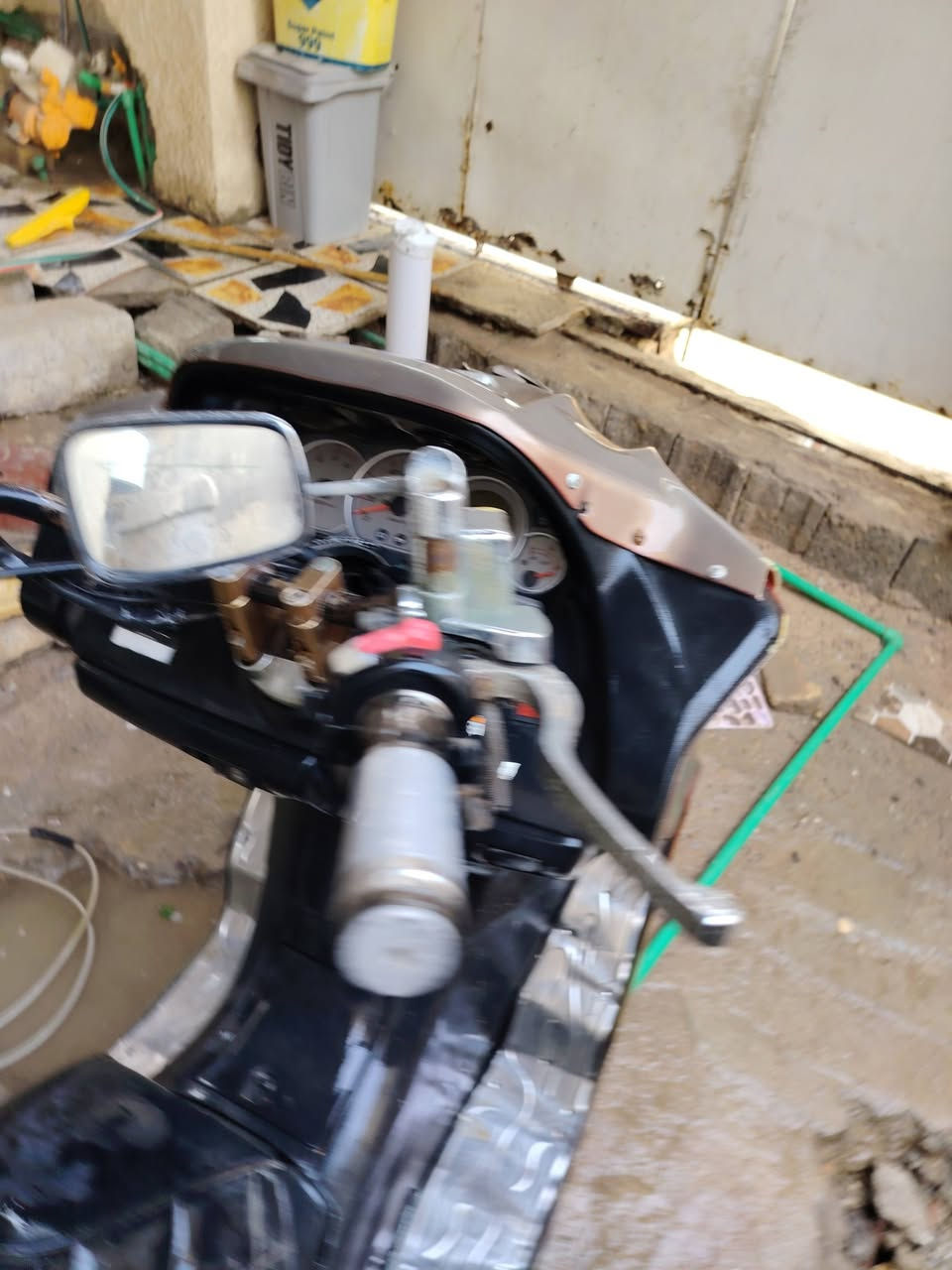 السلام عليكم للبيع دراجه ناريه في البصره الدرجه حلو ونضيفه جدامتروكه صار شهرين انك ع بيه قايش وعافوه الولدللبيع  اتصال  ***********
