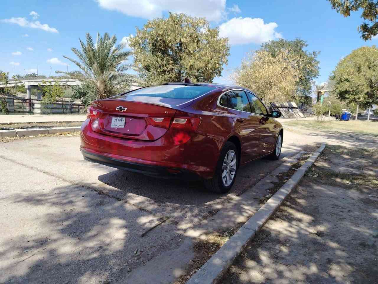 السلام عليكم
* للبيع ماليبو 2025 احمر 
* الفئه LT السيارة جديدة ونظيفة ماشية ٥٩ الف كيلو 
^المواصفات :

داخل مخمل اسود 
* شاشه + كاميرا دواره 
* نظام ECO + نظام auto stop
* لايتات عادي مع كشافات دعاميه LED
* بصمه ابواب مع بصمه جنطه مع تشغيل عن بعد
*تحكم فول كهرباء لكرسي السائق 
*سستم صوت وتبريد قطعتين 
* تحكم ستيرن جهتين بلوتوث وحاكيه وكروس سرعه 
شاشه كبيره نظام واي فاي ونظام خرائط وتحديد مسار
* نظام ABS مانع انزلاق 
* حساسات خلفية
* السيارة شهداء بابل
* ضررها  جاملغ يمنه وبنيد بدون دواخل
 السعر 128 
للاستفسار *********** ومكان السيارة بابل مسيب سده الهنديه
