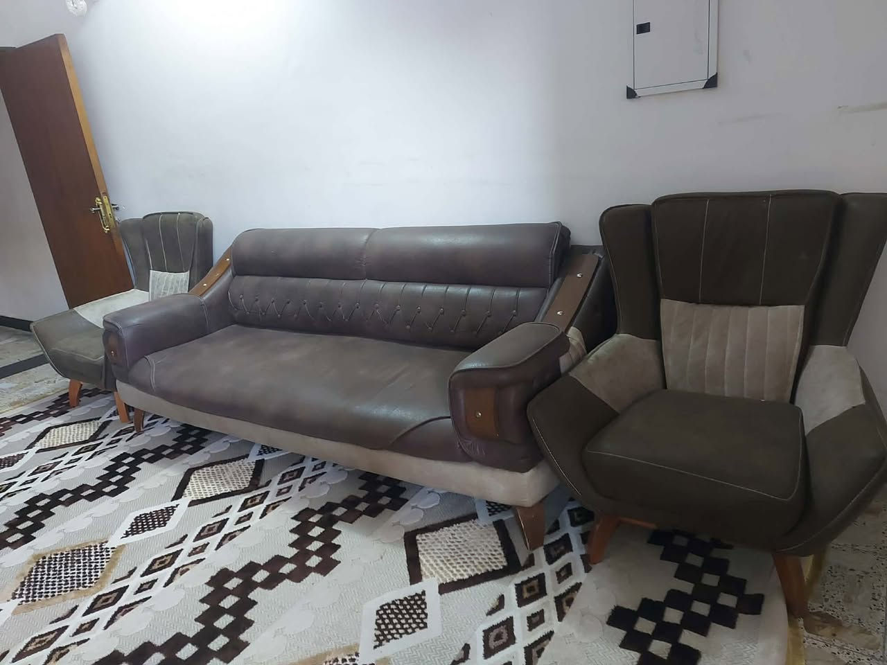 كونتر المنيوم ٣٠٠مكانه المعامل 
تخم تركي قلاب وتر بروف نظيف ١٠ مقاعد مكانه العبيدي


**إذا كنت صاحب هذا الإعلان وتريد حذفه لأي سبب، رجاءا أرسل رسالة إلى الدعم الفني**