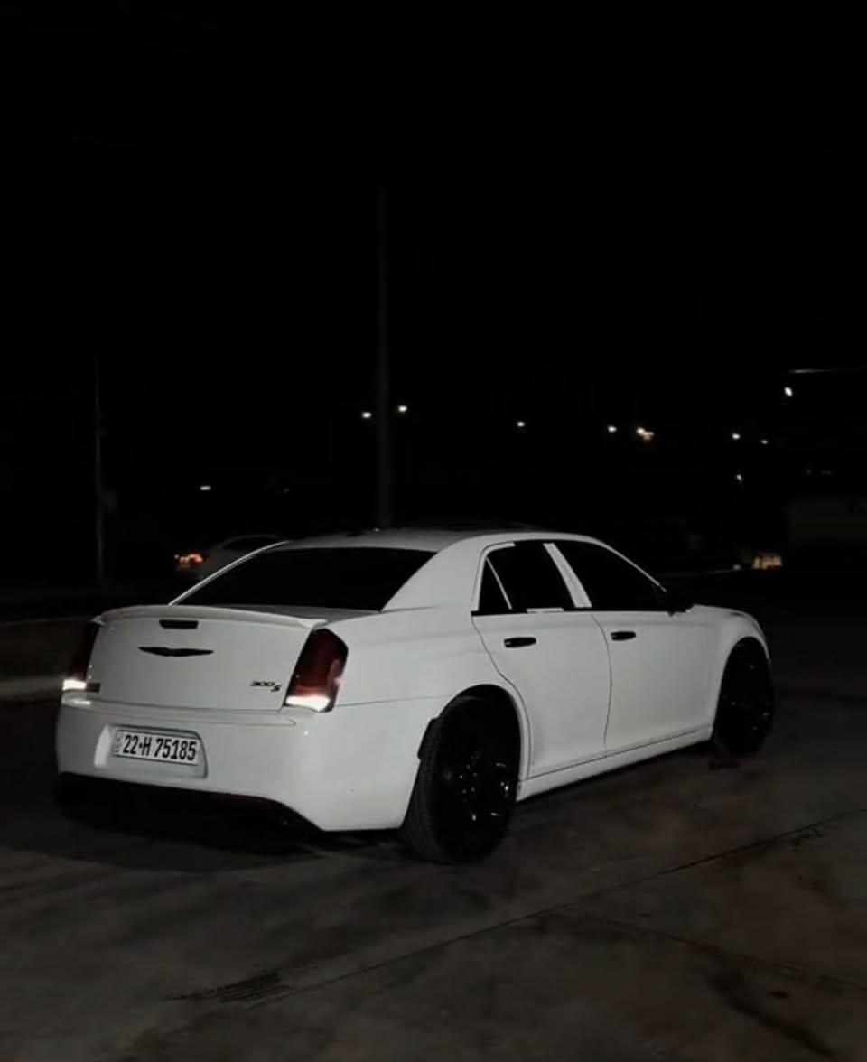 كرايسلر اوباما 
سلام عليكم 
كرايسلر اوباما
فوول مواصفات عدا البنراما. 
حساسات خلفي امامي
رادار بلمري
كشنات جلد تدفئه تبريد 
خزن كشنات 
ستيرن كهرباء 
برده خلفيه 
تشغيل عن بعد
بجم عريض 
شاشه كاربلاي
ويل 20  
السياره فووول
السعر  ١٧٥ وبيها مجال للجاد مستعجل ع بيعتها
مكان  السياره اربيل كنجان ستي  
للاستفسار ( ***********)
