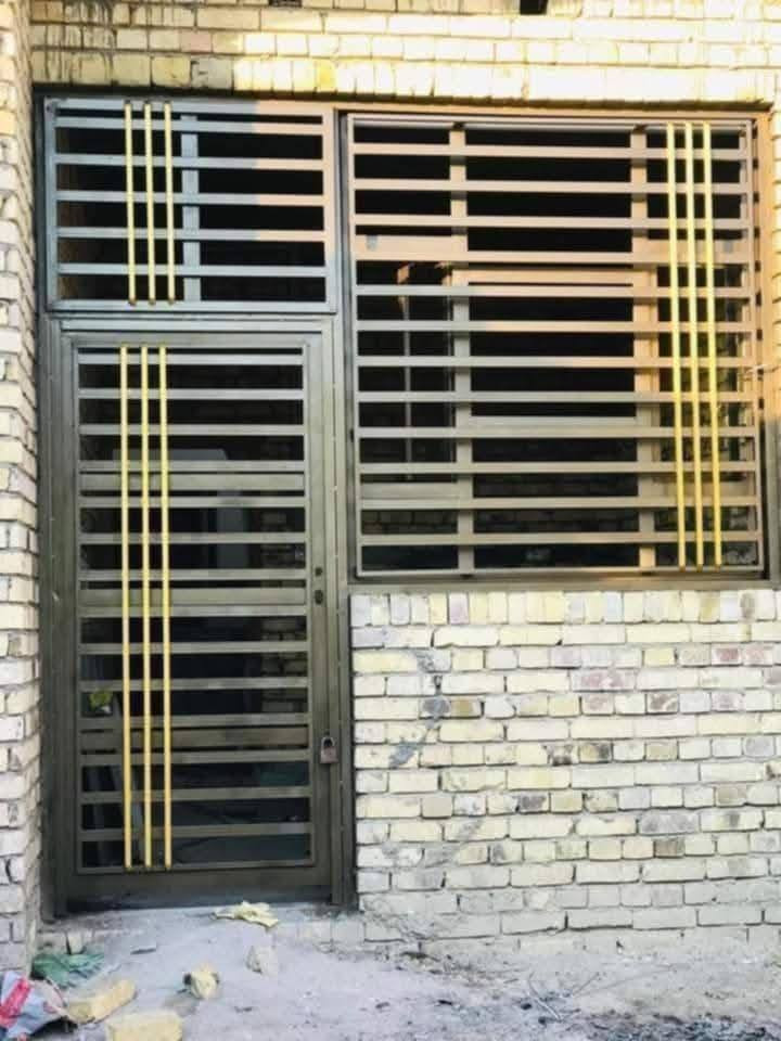 صبغ وتنظيف الشبابيك والبيبان وصبغ الجدران *********** شغل درجه اولى

