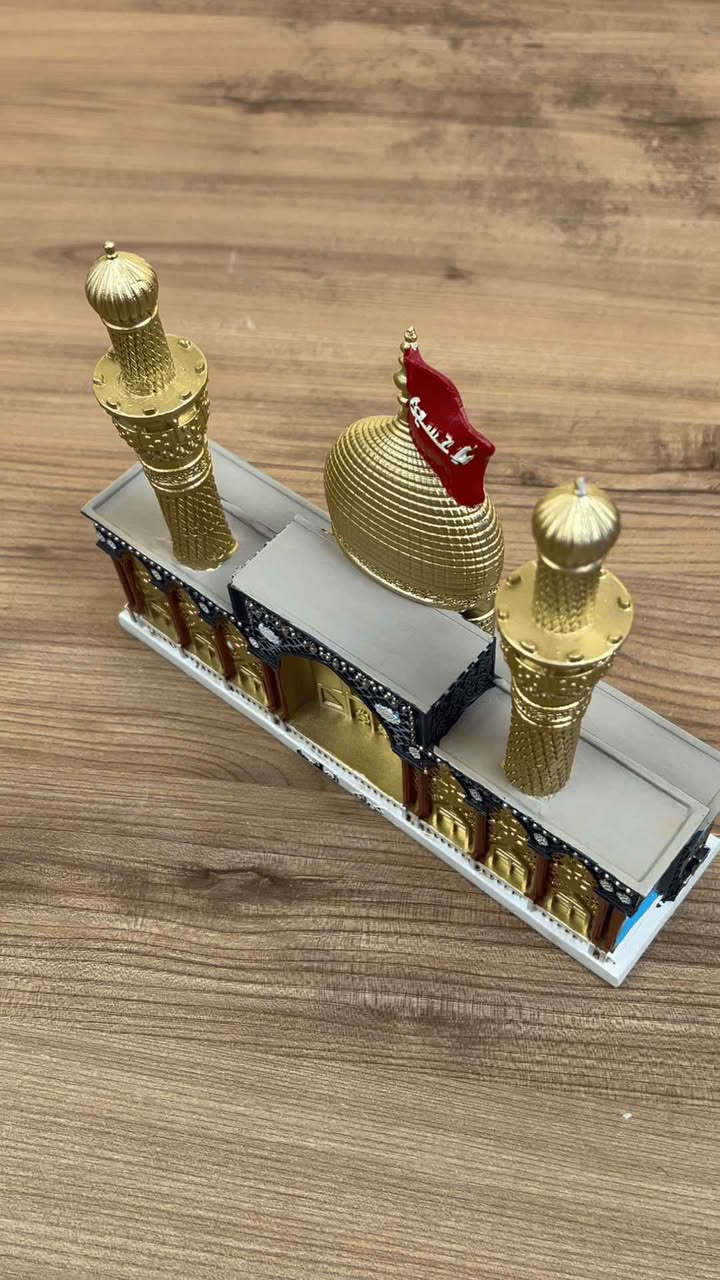 كربلاء حاضرة بكل تفاصيلها 🖤

مجسم ضريح الإمام الحسين (ع) بتصميم فخم ودقيق

قبة ذهبية ومنارتين تعكس روح المكان

قطعة تفيض روحانية وهيبة

مثالي للبيت، المجلس، أو كهدية مباركة

رمز خالد لمعاني التضحية والإيمان

خلّي كربلاء قريبة من قلبك دائمًا 🌹 المدينة, البصرة


**إذا كنت صاحب هذا الإعلان وتريد حذفه لأي سبب، رجاءا أرسل رسالة إلى الدعم الفني**