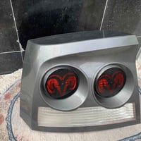 دودج جارجر • ٢٠١٠ • بك لايت ايسر