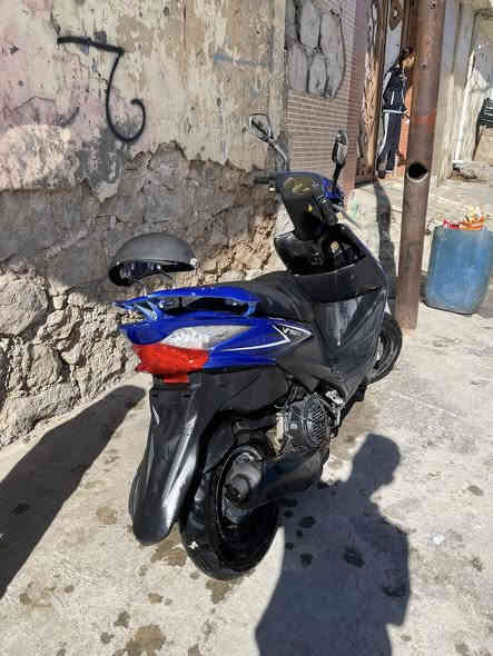 السلام عليكم اخواني عندي هاذه الماطور
عطل عندي يعني لاطش مايشتغل بس الماطور الله شاهد نضافه فول كدام عينكم للبيع فحم في فحم السعر 250 بي مجال للشراي ‭٠٧٧٨ ٢٠١ ٩٩٧٠‬
