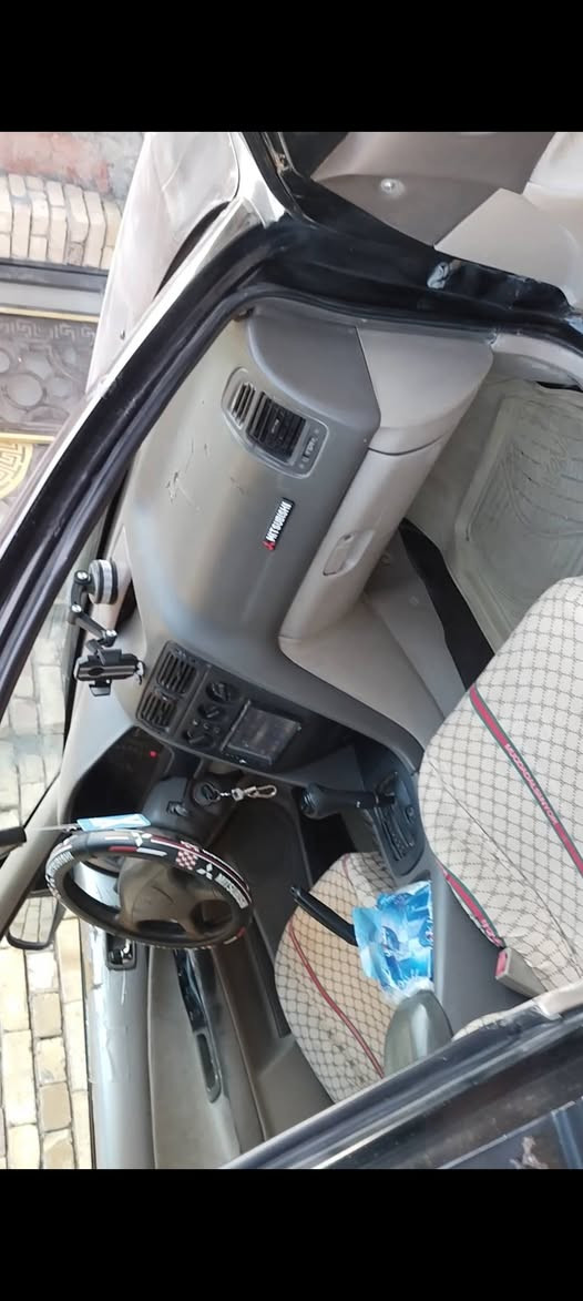 السلام عليكم ميتسوبشي كلنت مزاد 4سلندر حجم المحرك 2000 كير محرك مكفولات تدفئه تبريد  كهربائيات تخم تاير تراب وين ميعجبك مرور الحسينيه مكمل نص المعاملة مال الرقم السعر 35ورقه استفسار اكثر اتصل وتدلل ***********
