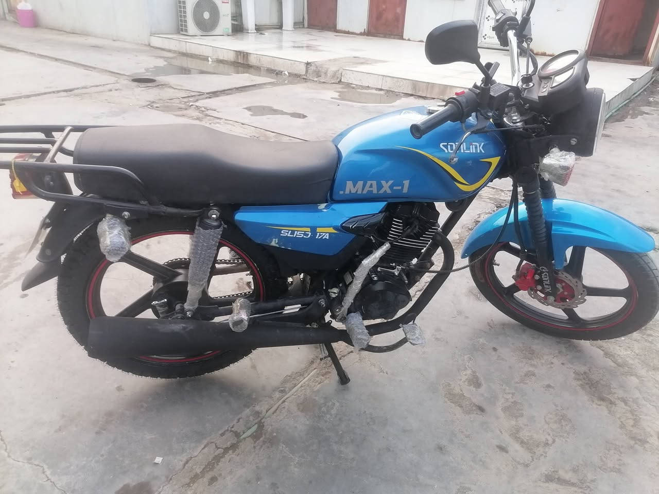 السلام عليكم شباب دراجه سونيك موديل 24 اوراقها كامله دراجه مقفوله لا تبخير لا تنقيص لا مجفته لا نضوح دراجه جديده كلش كله نقص ما بيها سعر 650 عنواني بسمايه راح اخلي رقمي والشراي يتصل ***********
