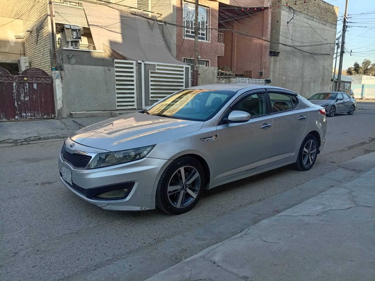 كيا اوبتيما موديل 2014 محرك 2000 ممتاز كير ممتاز حداديه جيده سياره تخم تاير كهربائيات اكلها بلاديه وكلها شغاله تبريد شغال تدفئه شغال تبريد قطعتين شاشه كبيره كشنات جلد حساسات خلفيه تحكمات ستيرن لايت عالي ناصي زنون السياره يوجد صبغ بيها فقط ثلاث قطع السعر 98 بيها مجال بسيط الاستفسار على هذا الرقم *********** محمد العنوان بغداد الشعب
