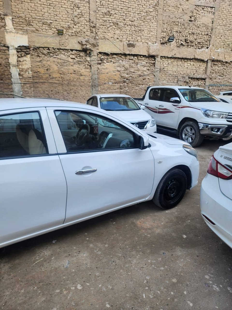 نيسان صني موديل 20 بيهه كارت بل بنيد +بارد بل جاملغ الأمامي والخلفي قليل السعر 104 السياره  جديده رقم صاحب سياره ***********
