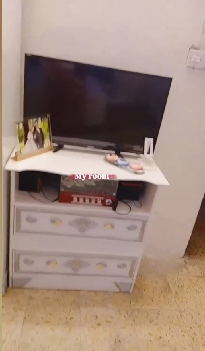 لبيع استعمال قليل وسعر مناسب غرفه عراقيه بتصميم تركي  للتواصل خاص او ع هذا الرقم***********
