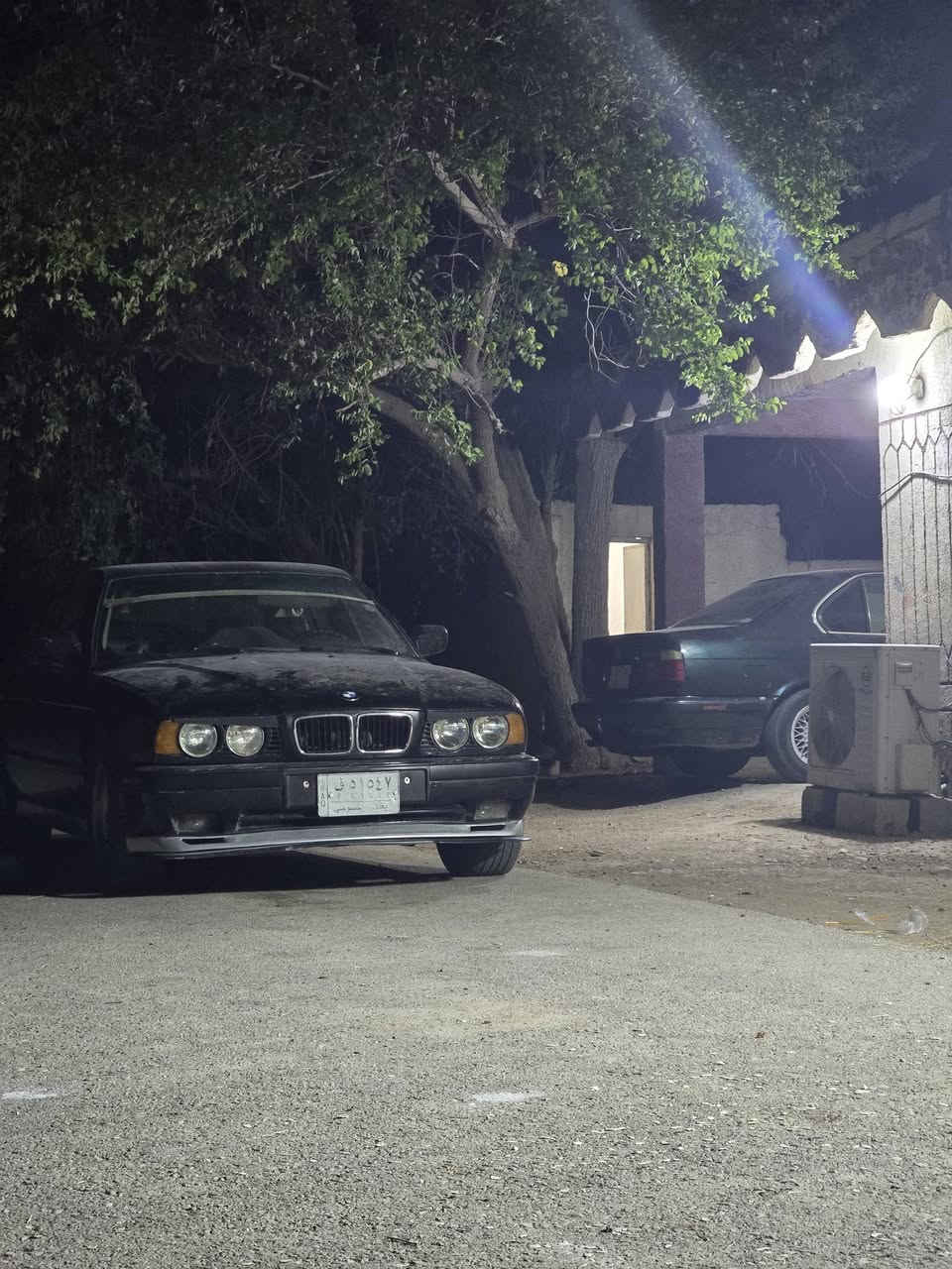 . 525 مسكر عدل ..كير عادي. رقم بغداد سنويه ل 2028 
 تخم تاير  .صدر جديد كير مكينه نضيف .السياره معروفه عله مستوى ديالى بقوتها ونشاطتها ونضافتها. دعامايت M
دوسات. M..شفقه M 
تبريد شغال بس الدكمه مال فان عاطله .داخل نضيف كشنات جلد    كهربائيات كلها شغاله مابيها نقص
 .سستم سماعات ودمام .شاشه . صالصنه رياضي 
   السياره كامله مابيها نقص شلعه ومعدل . ترايك للبصره 
 .سعر 52 وبيها مجال. مكاني ديالى كنعان. ***********
