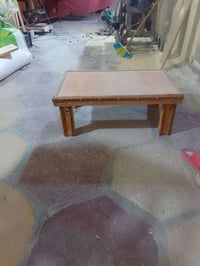 طاولة • ديكور منزلي