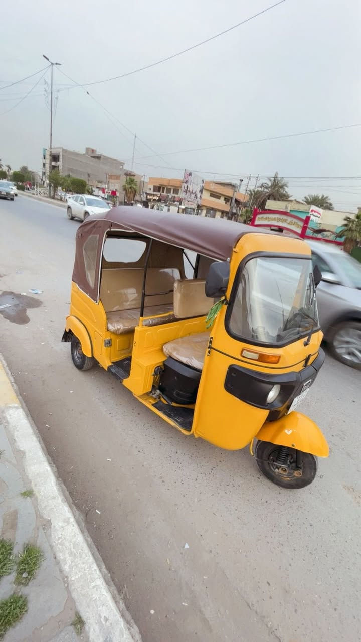 سلام عليكم تكتك 21 رقم وسنويه التكتك مصبوغه عام الجماليه وبيها ضربه بل صفحه وراجعه مثل ما موضحه بلصورة التكتك يرادلها شغلات بسيطه ترتيب سعر 6/500 وبيها مجال بصيط مكاني الحبيبه رقم *********** مكلف بلنشر المو شراي لا ينتصل
