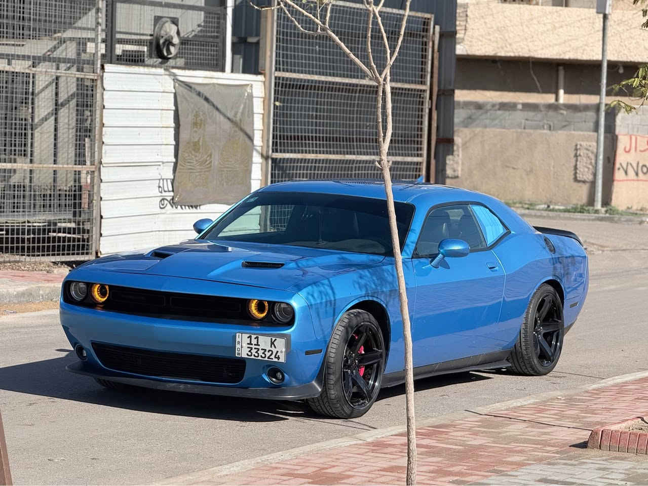 للبيع جالنجر 2016 لون بحري مميز وارد كندي 
رقم بغداد شبه مميز بأسمي 
السياره 6 سلندر محرك 3600 
فول مواصفات عده الفتحه 
مابيها نقص نضيفه 
بيها صبغ قطعتين ونص وسونارها ناشره موجود بالصور 
صور حادث مابيها وارد كندي 
عنواني بغداد حي العدل 
السعر 168 ورقه وبيها مجال بسيط 
رقمي *********** بغداد, العراق
