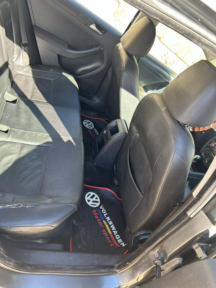 السلام عليكم جيتا٢٠١٢ خليجي مكينه ٢٠٠٠ تنفس طبيعي مكينه كير مكفول  مصبوغه عام بيهه ضربه بسيطه بالجاملغ الايمن  بدون دواخل رقم كربلاء 
متواجد كربلاء او بغداد 
اي استفسار اتصال بالرقم (***********)السعر ٨٠ وبيها اشويه مجال غير متواجد عالفيس
