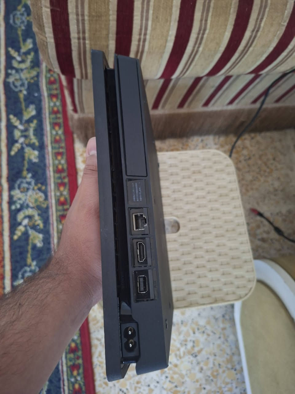 عندي بلي فور سلم مهكر قرص نضام ١١ باله ياباني لوك ستيكر ما مفتوح اخو جديد  تاخذه وتفحصه وين ماتريد واذا بيه شي فلوسك مرجوعه ويا جوستك واحد وأربع العاب اله حارب ٣. انتشارتد ٤. ريدد ٢. كلف ديوتي مودرن للبيع سعره ٣٢٠ وبي مجال بسيط او مراوس برو مهكر نضيف للاستفسار واتس ***********
