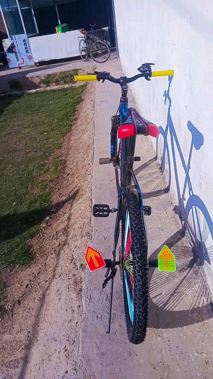 بسكل للبيع 100 وبي مجال الرقم ***********
