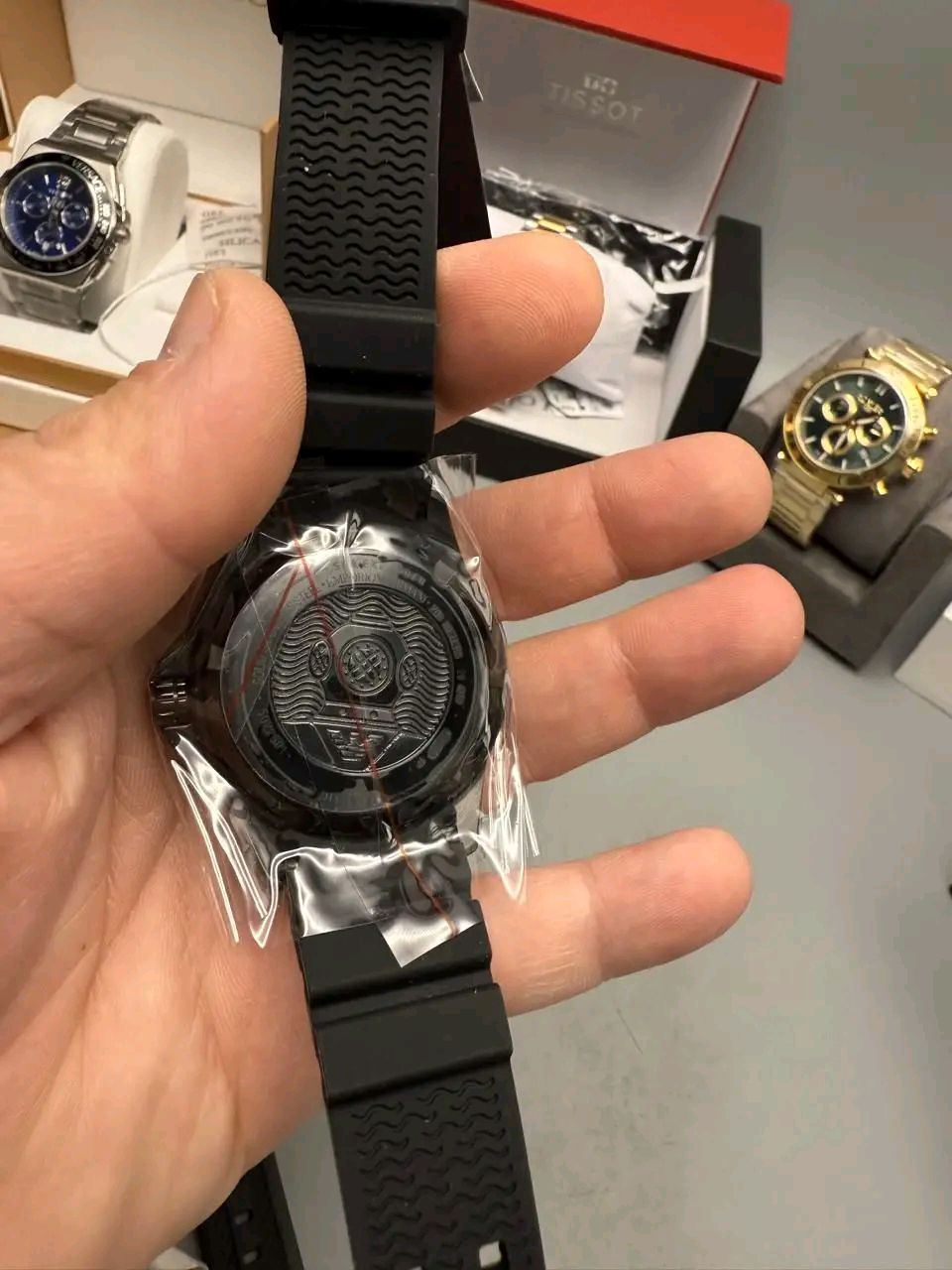 متوفر 

ساعة غوص من 

امبريو ارماني 
دايفر 200 متر
لامنوس مينه وارقام
طوق دوار
اوتوماتيك قفل بحري 
ستانلس ستيل بالكامل 
قطر 43
كاملة المرفقات 

.


**إذا كنت صاحب هذا الإعلان وتريد حذفه لأي سبب، رجاءا أرسل رسالة إلى الدعم الفني**