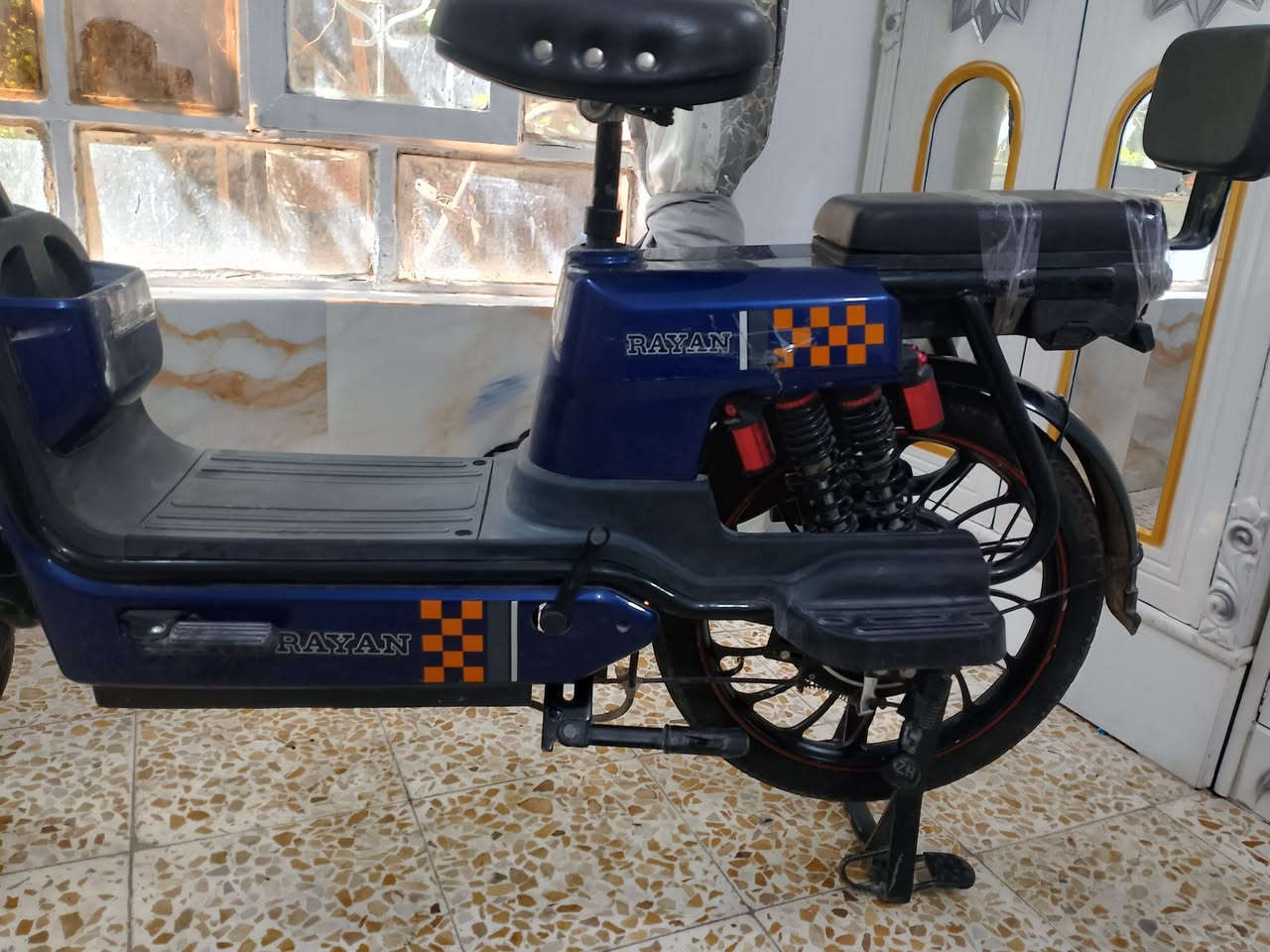 السَلٱمٌ عـَلـْيگمّ دراجة الريان للبيع حجم20  5بطاريات وشاحنة اصليه ام الشاشةرقمي
جانت 4ايام واشحن وباخر بردة وحدة.من بطاريات تعبت مفحوصة يحتاج تبديل وحدث
للبيع 225 مكاني نجف حرية
تواصل خاص +واتساب
***********
