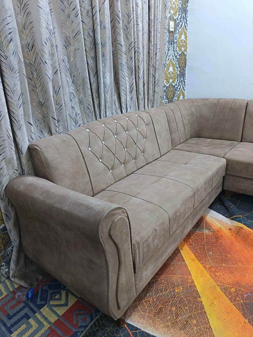 ديوان تكمه نضيف بدون اي ضرر للبيع ب140 قفله
***********
