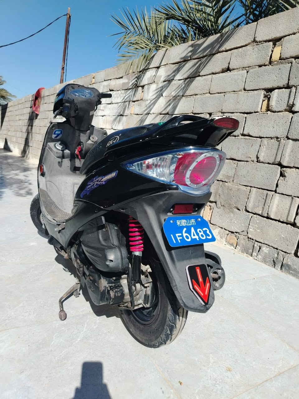 سلام عليكم
 
🏍️ دراجة كامكو G4 للبيع

​1-: دراجة ختم واحد "من الطول للطول" (بحالة بلاد). ✨

​2-: الدراجة مكفولة، المحرك "مامفتوح" نهائياً. 🛠️ 

​3-: محرك صافي جداً، لا  "تنقيص زيت" ولا "تبخير".
 💨

​4-: دشبول شغال بالكامل، مع منظومة إشارات متكاملة. 📟

​5-: مزودة بمنظومة إضاءة "زنون". 💡

6-:عدأد شغال "السرعه" 140☠
​
​📍 المكان: ( سوق الشيوخ كرمة بني سعيد الطار  )

​💰 السعر: (  خاص   )

​📞 للتواصل: (  ***********  )
