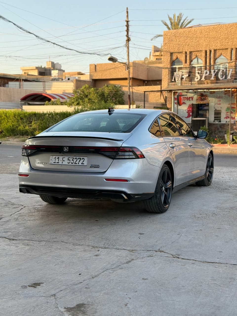 السلام عليكم هوندا اكورد  2024 للبيع 

• مكينة 2000 هايبرد تنفس طبيعي
• بصمه +تشغيل عن بعد 
• شاشة كبيرة
•فتحه سلايد
• كاميرا خلفية 3 انظمة
• رادار امامي + جانبي
• ⁠اشاير مري 
• شفتات بالستيرن
• مانع انزلاق
• دخول ذكي
• هندبريك كهرباء
•اضاءه LED كامله اماميه وخلفيه 
• نظام اوتو لايت Auto
اوتو هولد للبريك
• 4 أنظمة قيادة (eco,individual , sport,normal )
• ⁠ويل كب حجم 19 
⁠• ⁠تخم تاير جديد 
•كشنات جلد 
•تدفئه الكشنات 
حادثها بالبنيد خفيف بدون دواخل صبغ الجاملغ الامامي وشويه بلباب الحافه فقط 
السعر  200 وبيه مجال بسيط مكان عامرية بغداد 
للاستفسار ***********
