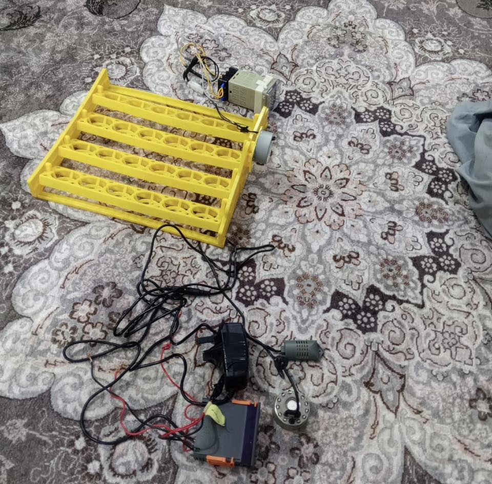 غراض فقاسة جديد بالكارتون شرط الفحص
 جهاز قلاب + جهاز فواحة + حساس رطوبة وحرارة 

مكاني العمارة ***********
