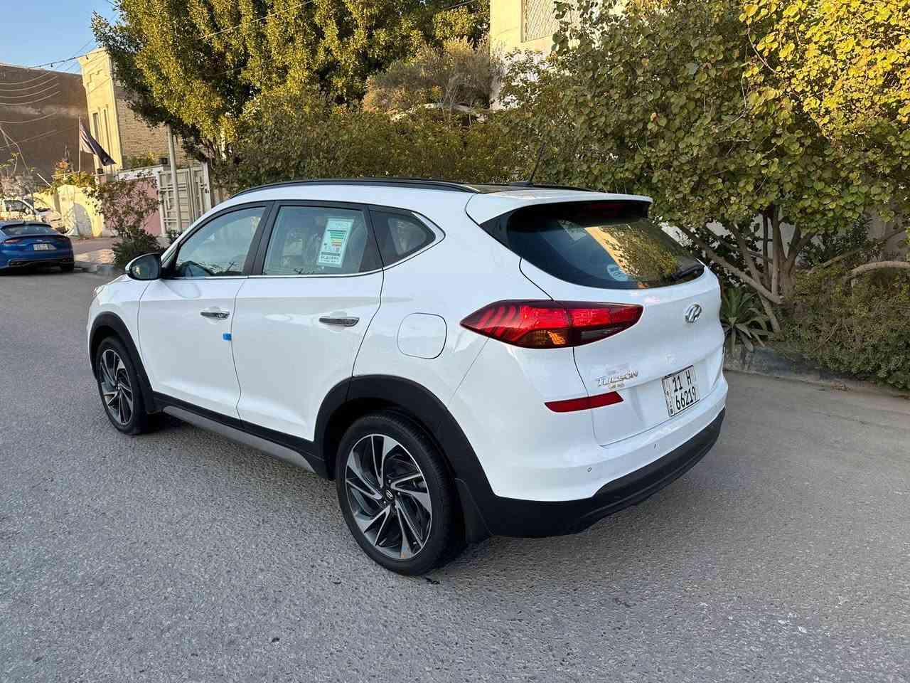 السلام عليكم *********** للبيع هواندي توسان وارد خليجي موديل 2020 السعر (188) مواصفات السياره فول 1/1 بناراما تحكم ستيرن جهتين شاشه كبيرة كامرا خلفيه وحساس خلفي أشاير بلمري مري شفط داخل صاج كشنات جلد لونين+ كهربائي يدات نيكل ترحيب عند القتراب لد امامي تبريد قطعتين مكينه 2000 دوش بصمه تشغيل + ابواب ويل كب سياره مكفوله بيه ربع بنيد وربع باب فقط موضح بلسونار مكينه وكير وحداديه تبريد وتخم تايرات تدفئه بحاله ممتازه جدا جدا رقم بغداد انكليزي باسمي تحويل مباشر مكان سياره في كربلاء
