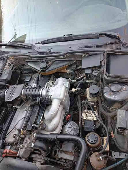 السلام عليكم بي ام للبيع BWM موديل 92 حجم 535 كير عادي السيارة تعمير اوفر اوول من الدعاميه للدعاميه مكينه وكير و كهربائيات وتبريد وصدر كفاله رقم بغداد انكليزي تحويل مباشر داخلها لوك سقف وتكم كنتاره السعر 53 وبيها مجال قليل المكان بغداد الزعفرانية ***********
